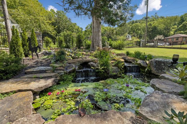 2039 Sunny Side Dr, Brentwood, TN 37027