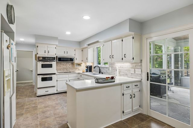 2039 Sunny Side Dr, Brentwood, TN 37027