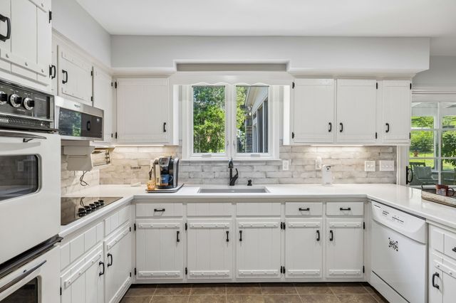 2039 Sunny Side Dr, Brentwood, TN 37027