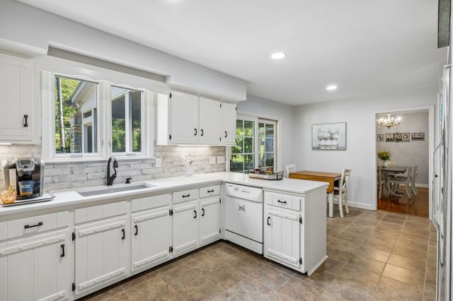 2039 Sunny Side Dr, Brentwood, TN 37027