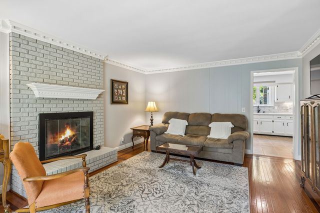 2039 Sunny Side Dr, Brentwood, TN 37027