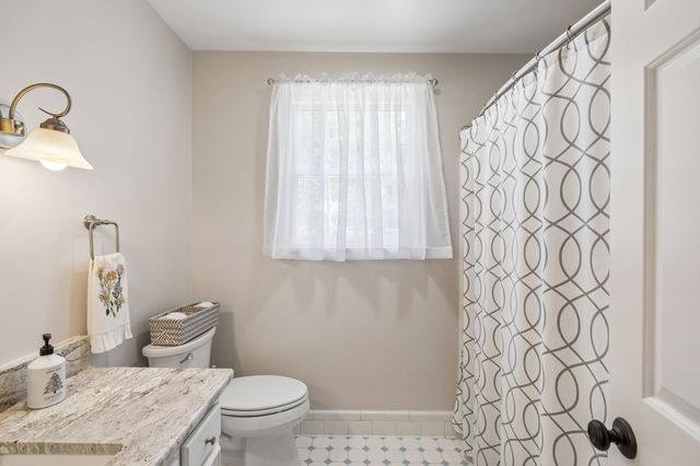 2039 Sunny Side Dr, Brentwood, TN 37027
