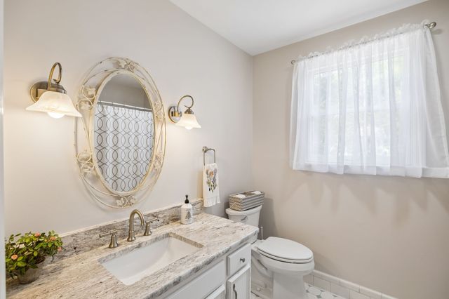 2039 Sunny Side Dr, Brentwood, TN 37027