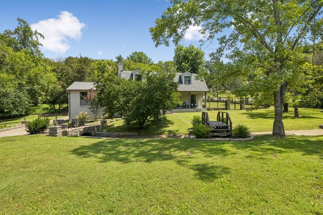 2039 Sunny Side Dr, Brentwood, TN 37027