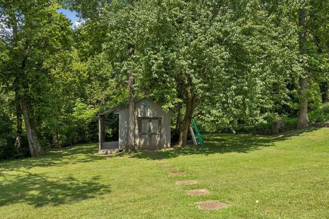 2039 Sunny Side Dr, Brentwood, TN 37027