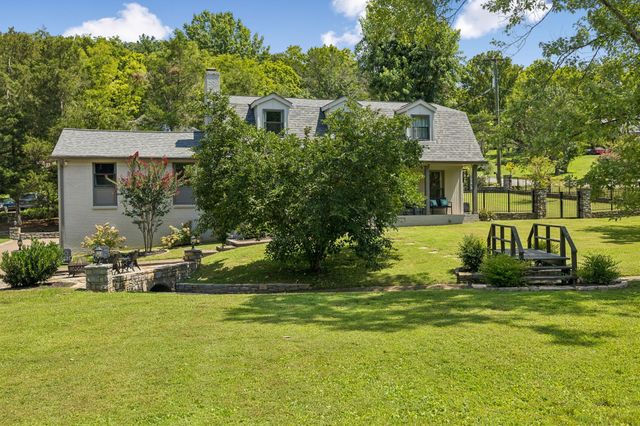 2039 Sunny Side Dr, Brentwood, TN 37027