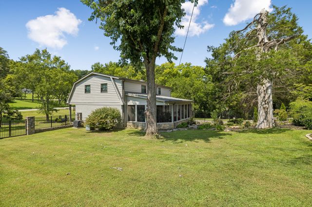 2039 Sunny Side Dr, Brentwood, TN 37027