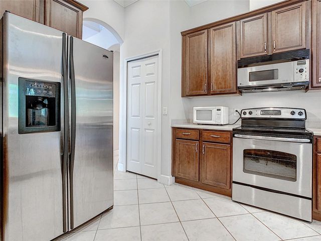 4360 BENDING BRANCH LN, Oviedo, FL 32766
