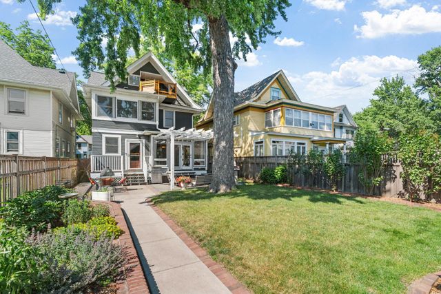 1028 Ashland Avenue, Saint Paul, MN 55104