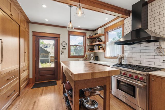 1028 Ashland Avenue, Saint Paul, MN 55104