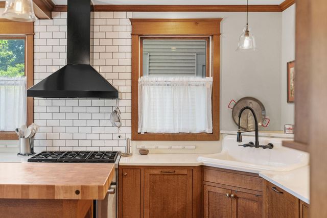 1028 Ashland Avenue, Saint Paul, MN 55104