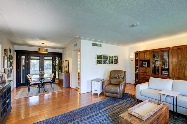 5394 Easterby Drive N, Fresno, CA 93727