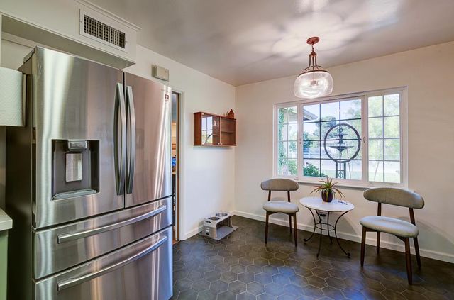 5394 Easterby Drive N, Fresno, CA 93727