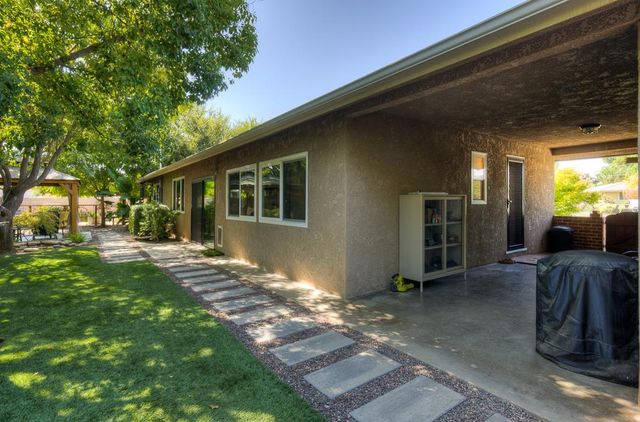 5394 Easterby Drive N, Fresno, CA 93727