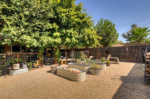 5394 Easterby Drive N, Fresno, CA 93727