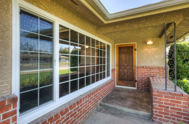 5394 Easterby Drive N, Fresno, CA 93727