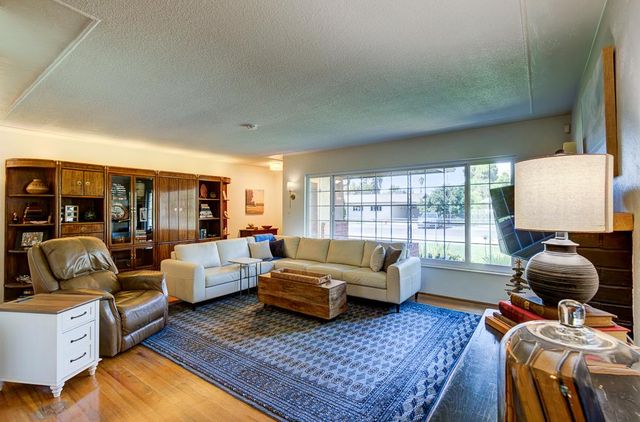 5394 Easterby Drive N, Fresno, CA 93727