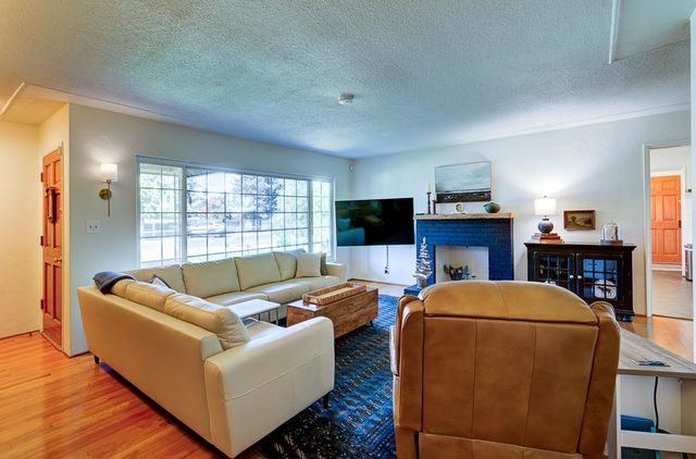 5394 Easterby Drive N, Fresno, CA 93727
