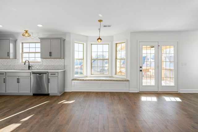 473 Woodtrace Dr, Clarksville, TN 37042