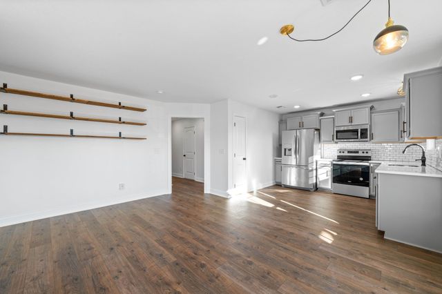 473 Woodtrace Dr, Clarksville, TN 37042