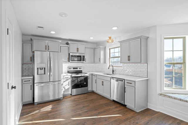 473 Woodtrace Dr, Clarksville, TN 37042