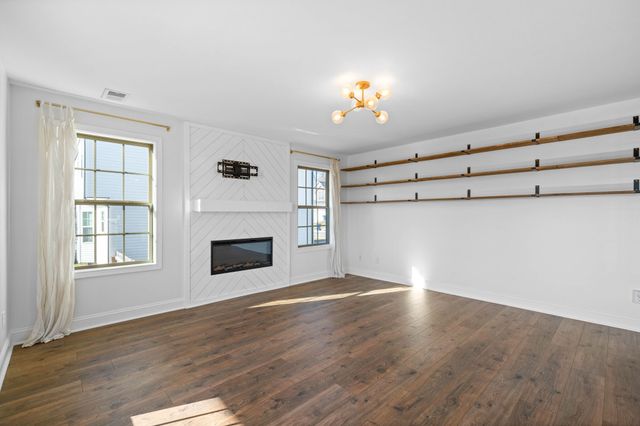 473 Woodtrace Dr, Clarksville, TN 37042