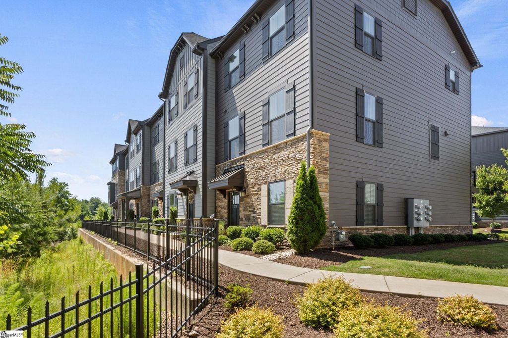107 Rollins Avenue, Greenville, SC 29607
