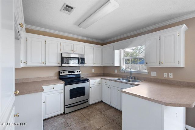 600 Madeline Cove, Florence, MS 39073