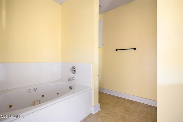 600 Madeline Cove, Florence, MS 39073