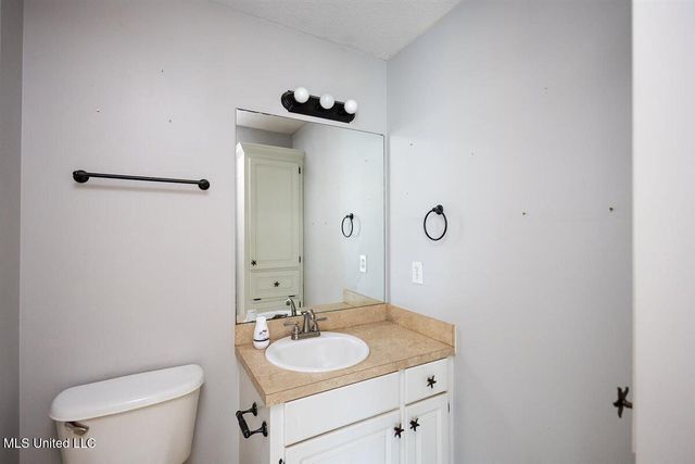 600 Madeline Cove, Florence, MS 39073