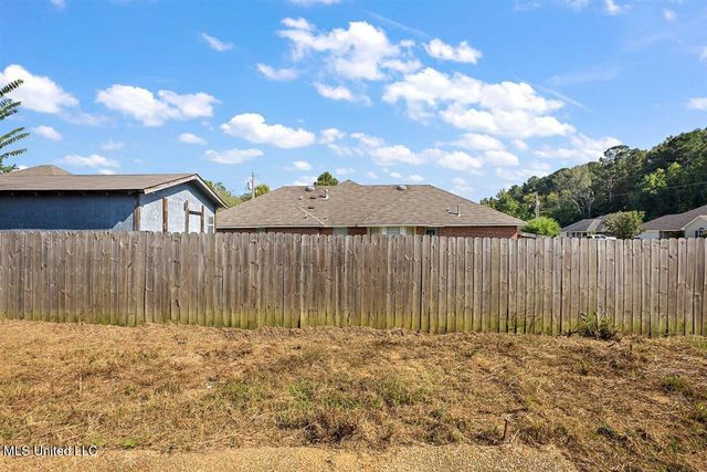 600 Madeline Cove, Florence, MS 39073