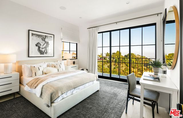 10932 Savona Road, Los Angeles, CA 90077