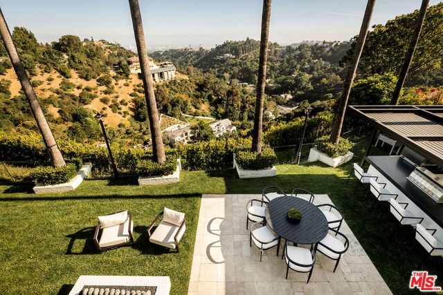 10932 Savona Road, Los Angeles, CA 90077