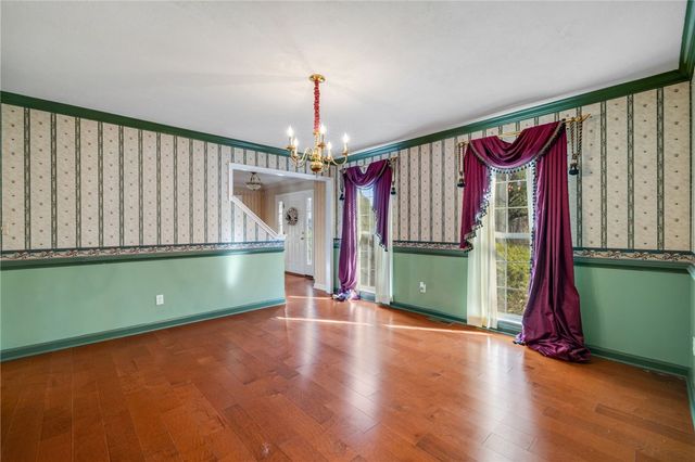 3349 Long Branch Dr, Neshannock Twp, PA 16105