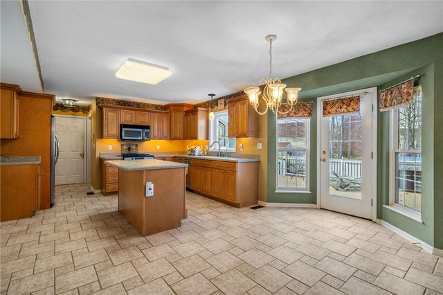 3349 Long Branch Dr, Neshannock Twp, PA 16105