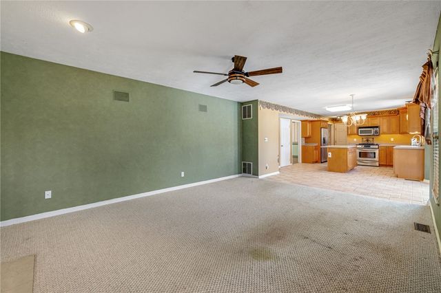 3349 Long Branch Dr, Neshannock Twp, PA 16105