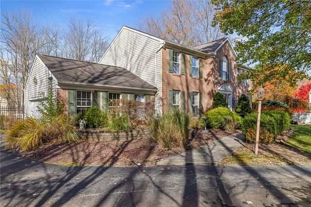 3349 Long Branch Dr, Neshannock Twp, PA 16105