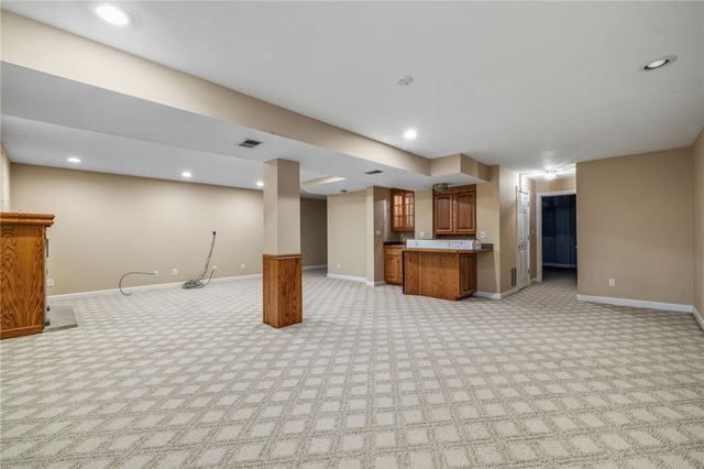 3349 Long Branch Dr, Neshannock Twp, PA 16105