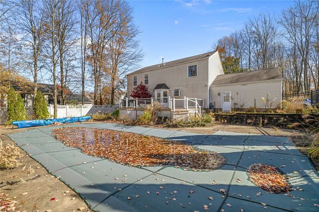 3349 Long Branch Dr, Neshannock Twp, PA 16105