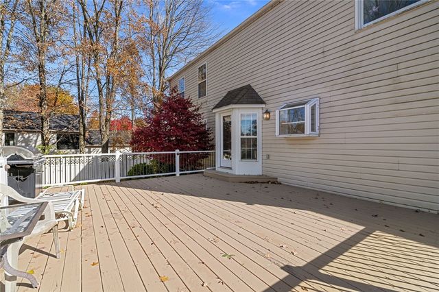 3349 Long Branch Dr, Neshannock Twp, PA 16105