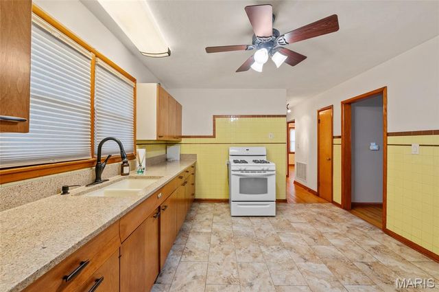 1000 E McKinley Street, Belleville, IL 62220