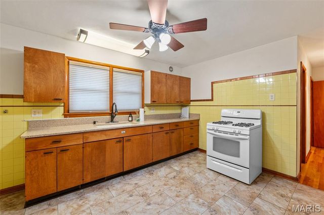 1000 E McKinley Street, Belleville, IL 62220