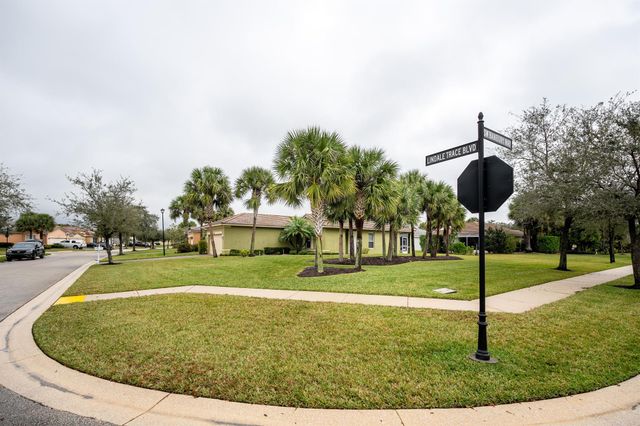 9692 SW Lindale Trace Boulevard, Port St Lucie, FL 34987