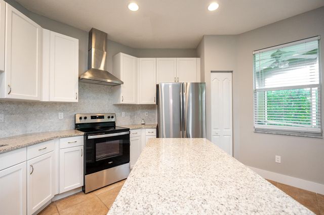 9692 SW Lindale Trace Boulevard, Port St Lucie, FL 34987