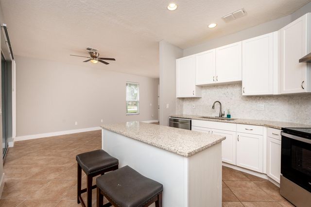 9692 SW Lindale Trace Boulevard, Port St Lucie, FL 34987