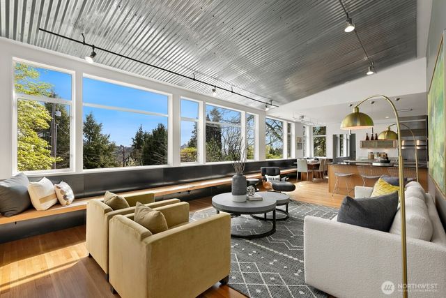 1549 Magnolia Way W, Seattle, WA 98199