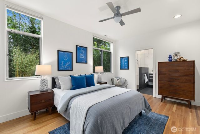 1549 Magnolia Way W, Seattle, WA 98199