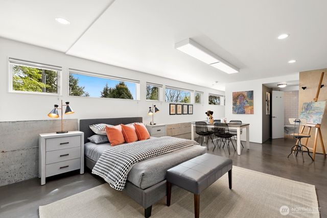 1549 Magnolia Way W, Seattle, WA 98199