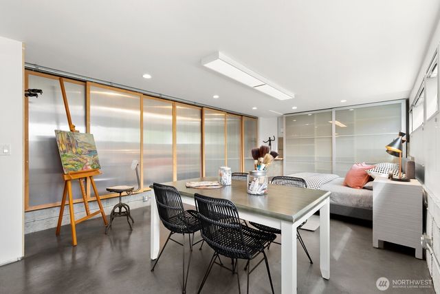 1549 Magnolia Way W, Seattle, WA 98199