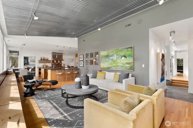 1549 Magnolia Way W, Seattle, WA 98199